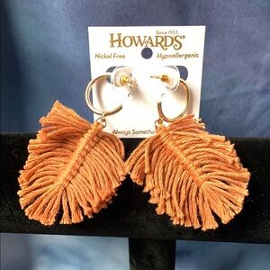 HOWARDS EARRINGS NICKEL FREE HYPOALLERGENIC Gold and Brown Tassel Earrings